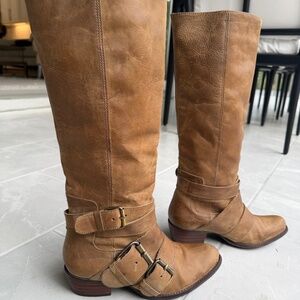 Gianni Bini Knee high leather boots